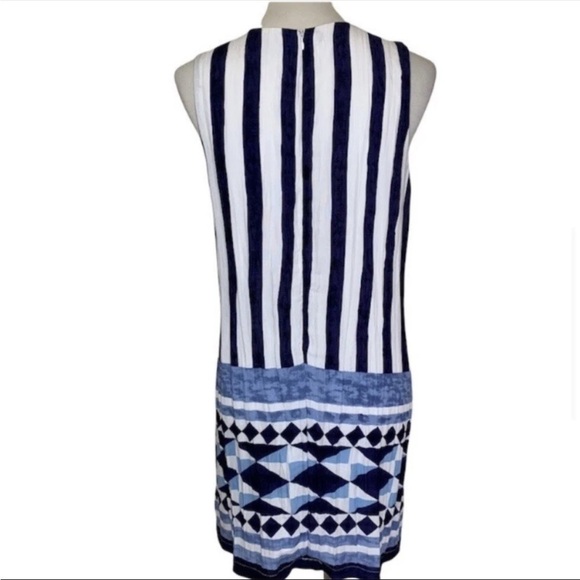 Lulus Mini Dress Womens Size
Medium Multitask-Queen Ivory Blue Print Shift Dress - Picture 6 of 12